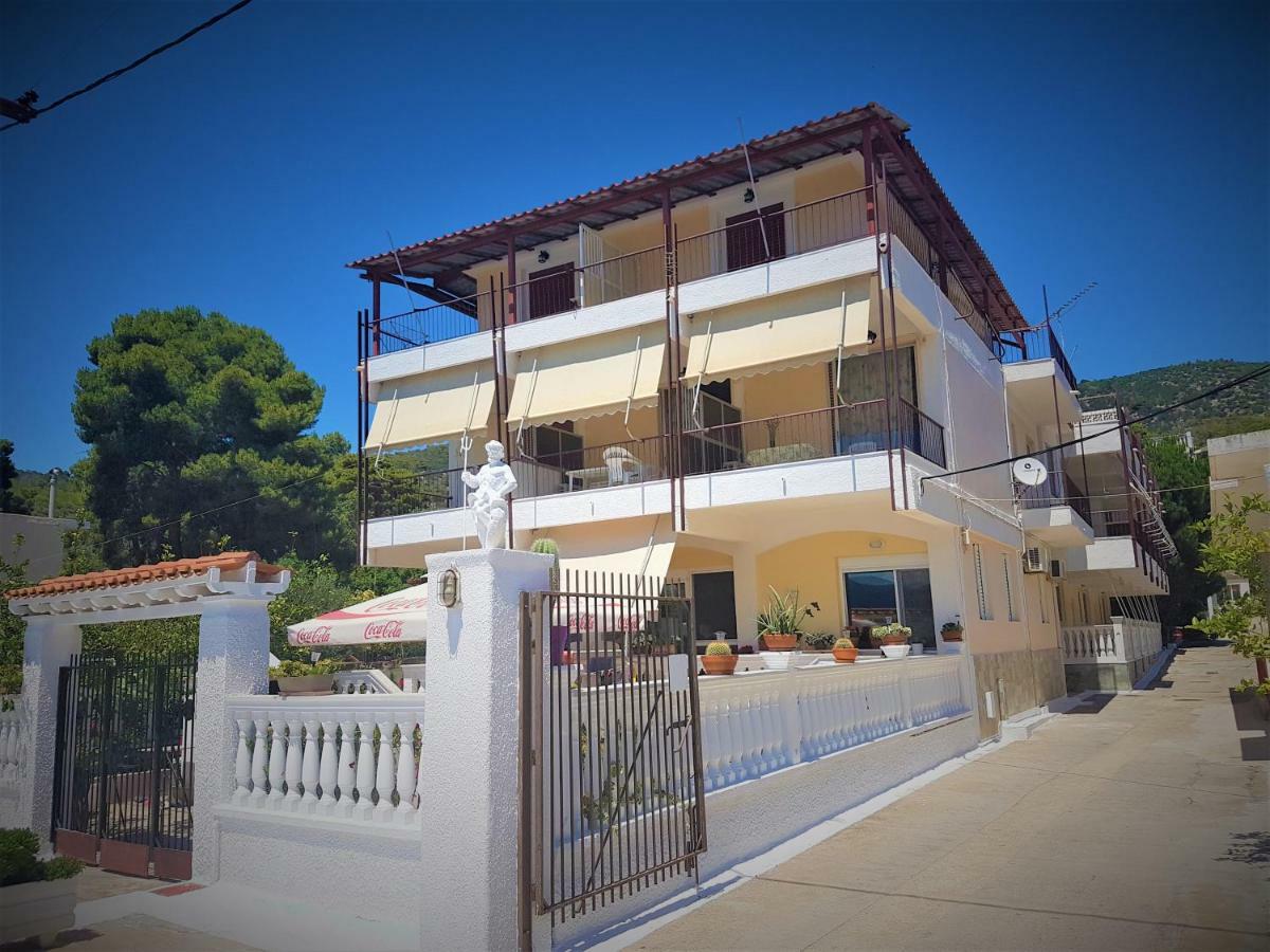 Neorio Studios Poros Town Bagian luar foto