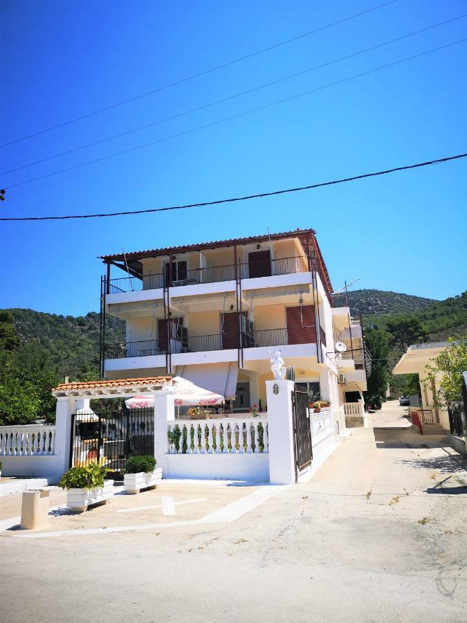 Neorio Studios Poros Town Bagian luar foto