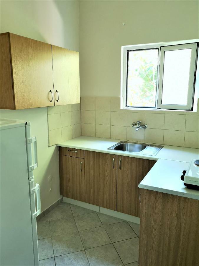 Neorio Studios Poros Town Bagian luar foto